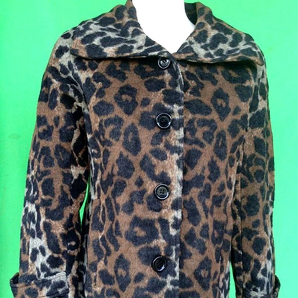 New  JACLYN  SMITH women Leopard 41% wool blend outwear coat size--S , M, L, XL